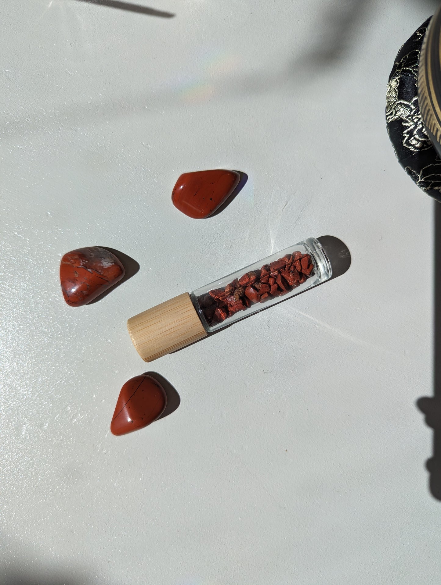 Roll-on ancrage et énergie en jaspe rouge