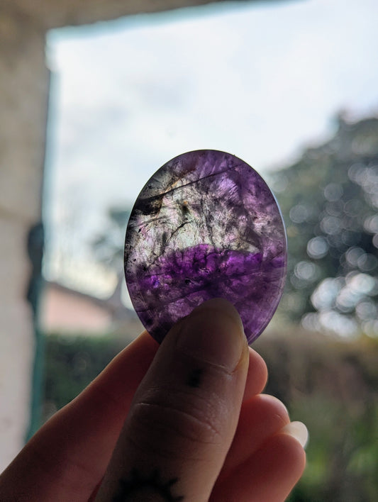 Galet anti-stress en améthyste