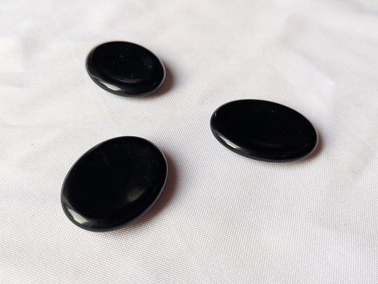 Galet anti-stress en obsidienne noire