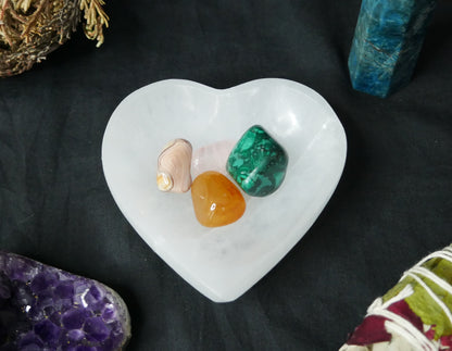 Bol en Sélénite en forme de cœur – Purification & Énergie