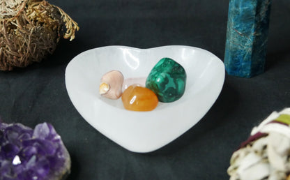 Bol en Sélénite en forme de cœur – Purification & Énergie