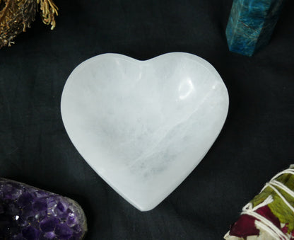 Bol en Sélénite en forme de cœur – Purification & Énergie