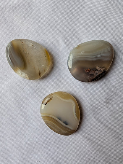 Galet anti‑stress Agate Dendritique – Ancrage & sérénité