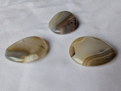 Galet anti‑stress Agate Dendritique – Ancrage & sérénité
