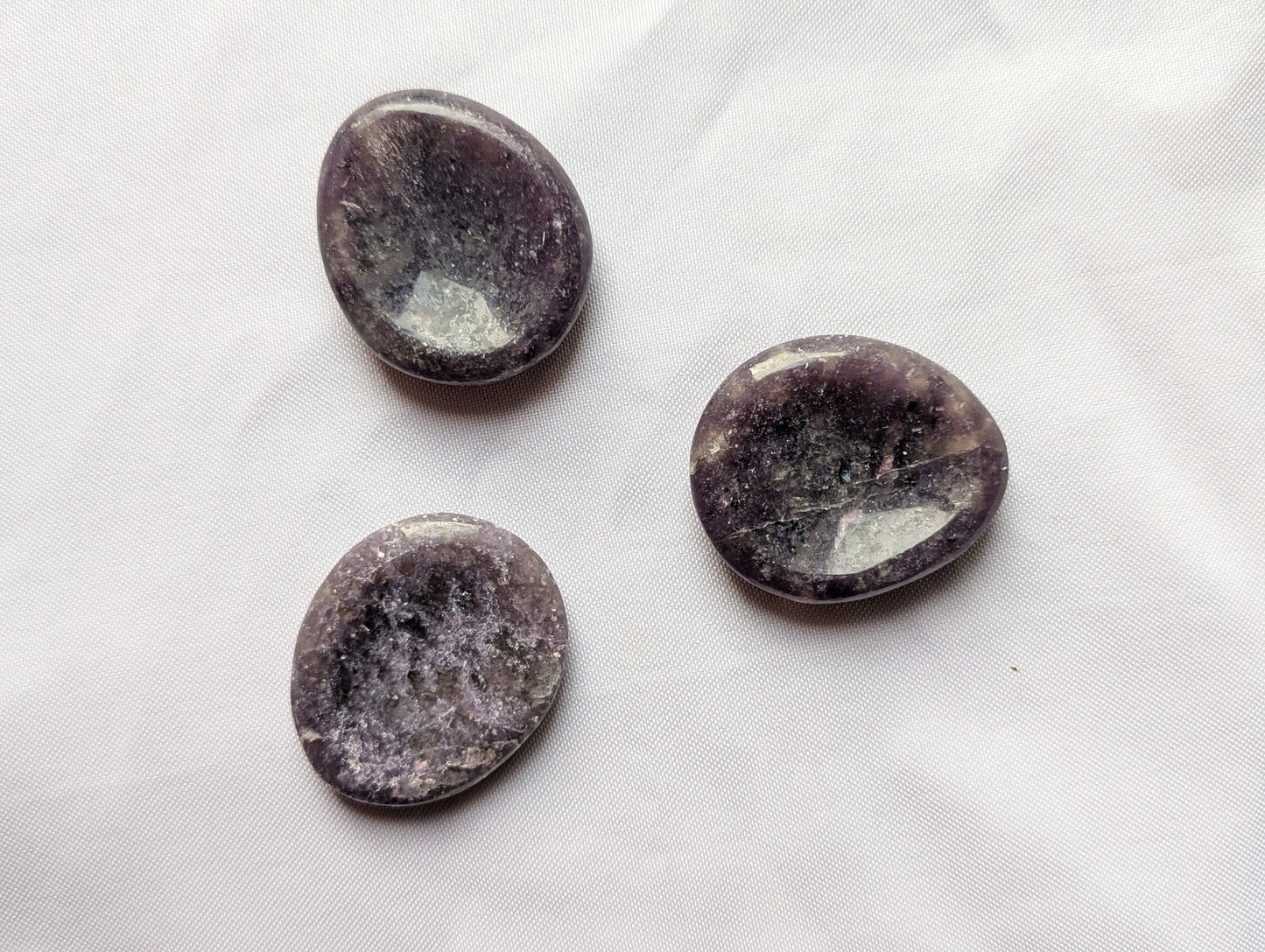 Galet anti‑stress Lépidolite – Calme & détente