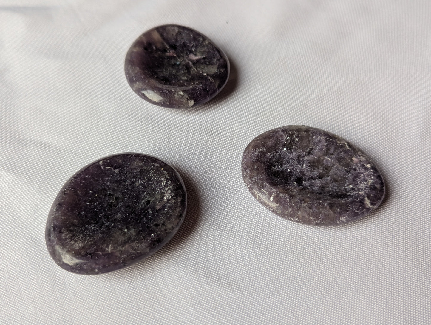 Galet anti‑stress Lépidolite – Calme & détente