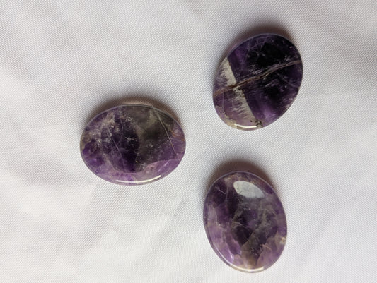 Galet anti-stress en améthyste