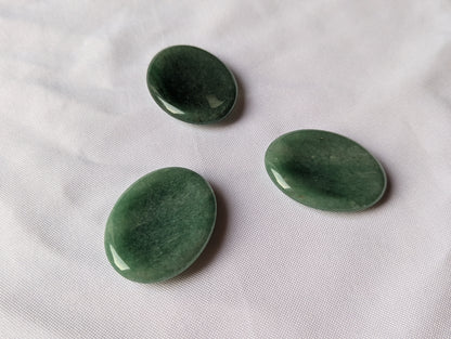 Galet anti‑stress Aventurine Verte – Apaisement & harmonie